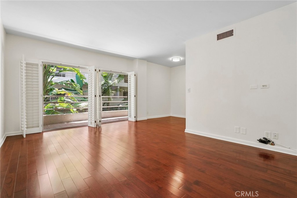 1131 Alta Loma Property Photo 5