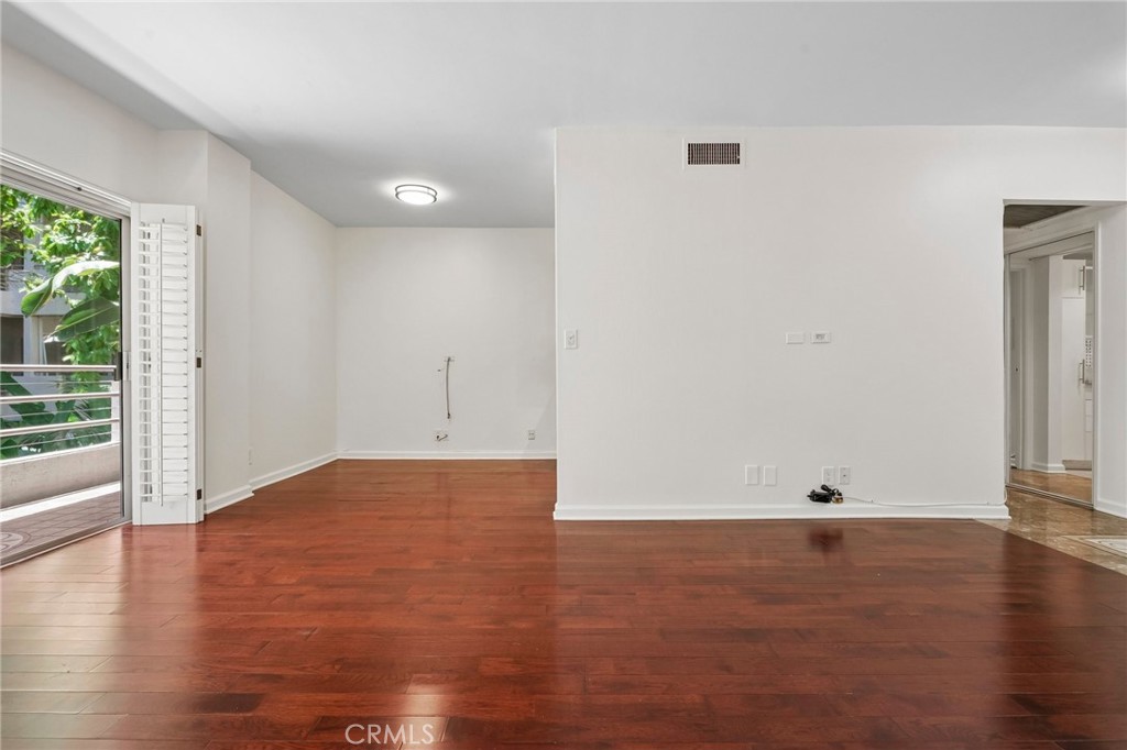 1131 Alta Loma Property Photo 6