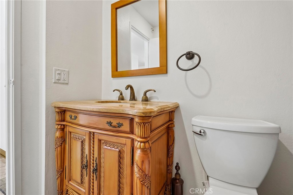 1131 Alta Loma Property Photo 15