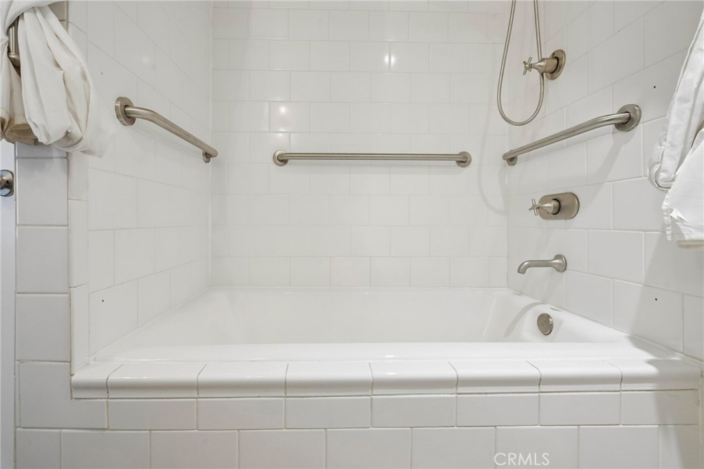 1131 Alta Loma Property Photo 23