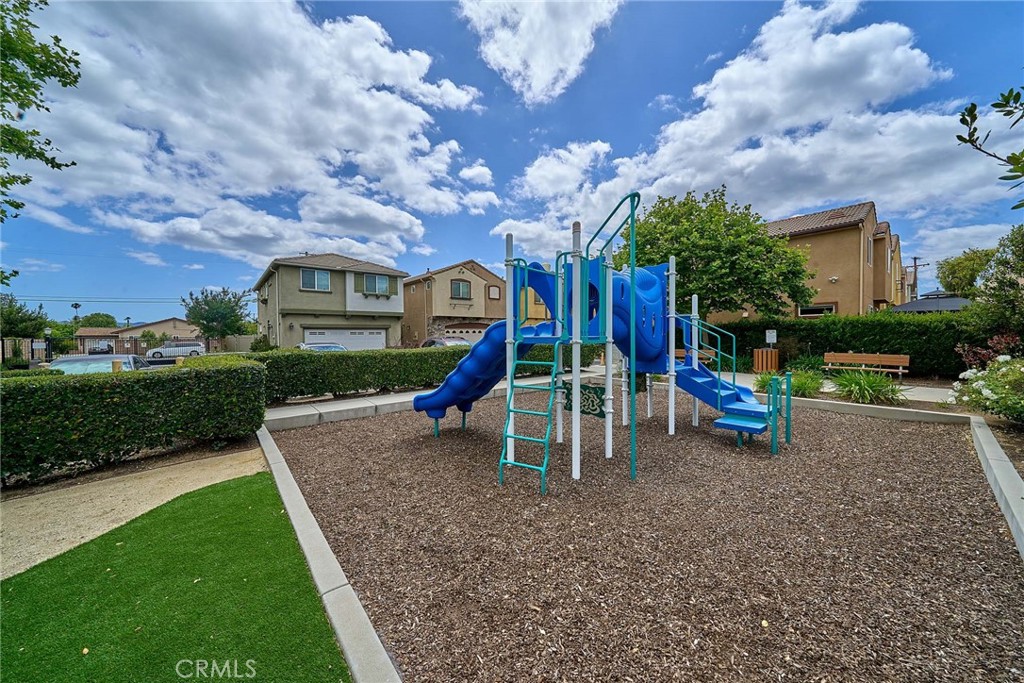 21125 Ingomar Court Property Photo 3