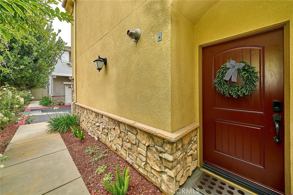 21125 Ingomar Court Property Photo 5