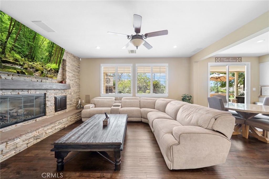 5446 Sunlight Property Photo 6