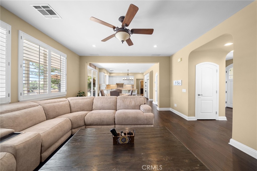 5446 Sunlight Property Photo 8