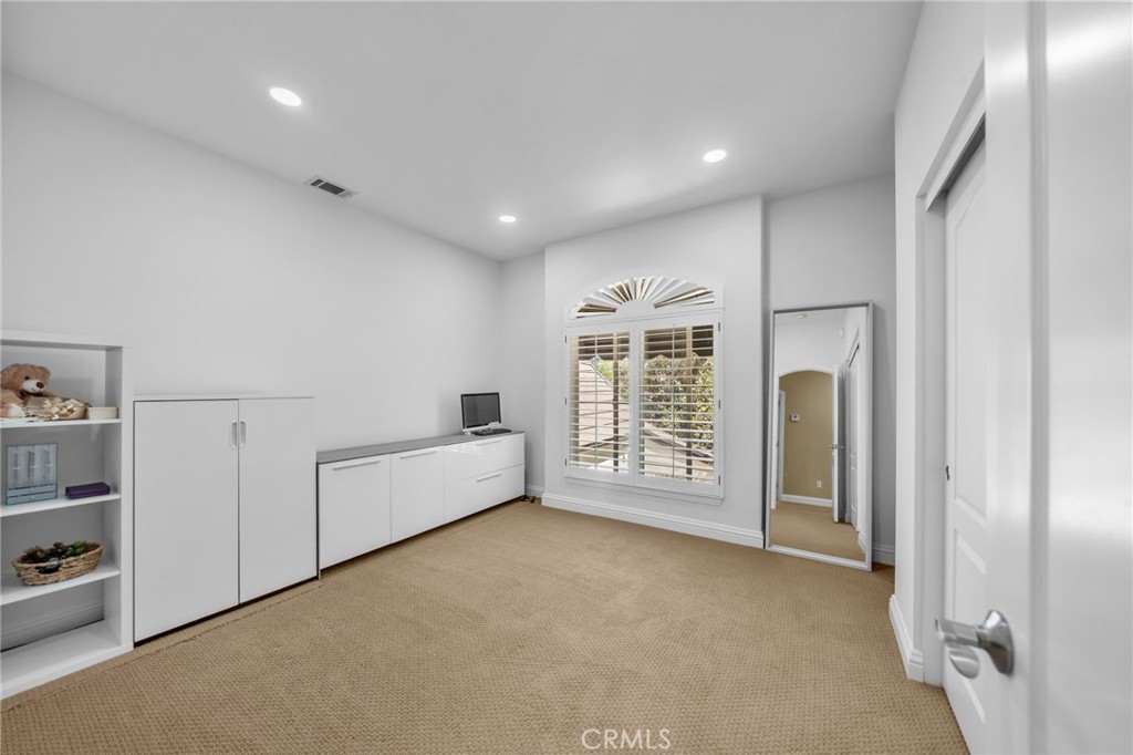 5446 Sunlight Property Photo 37