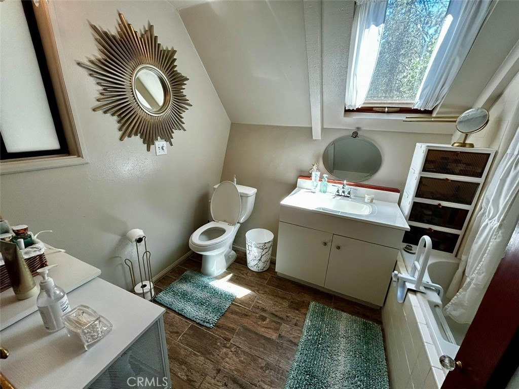 1916 Poplar Property Photo 7
