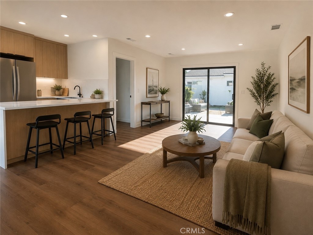 7008 Aura Property Photo 1