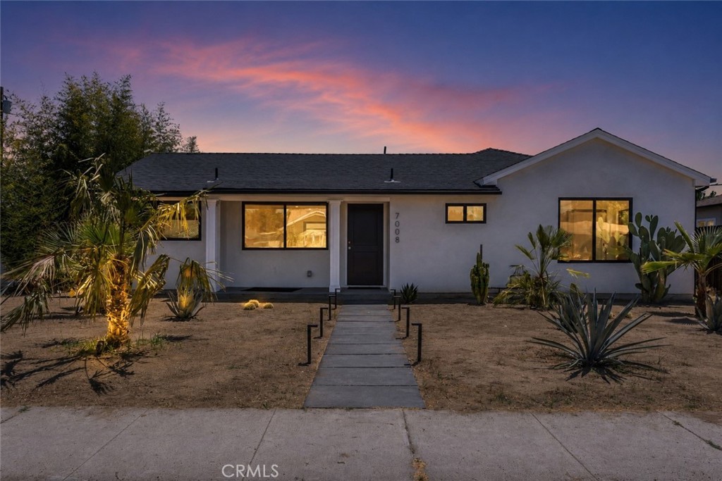 7008 Aura Property Photo 2