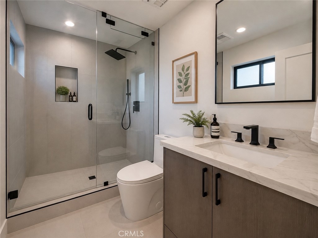 7008 Aura Property Photo 9