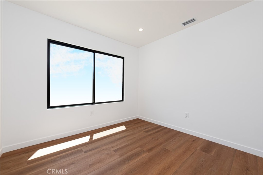 7008 Aura Property Photo 17