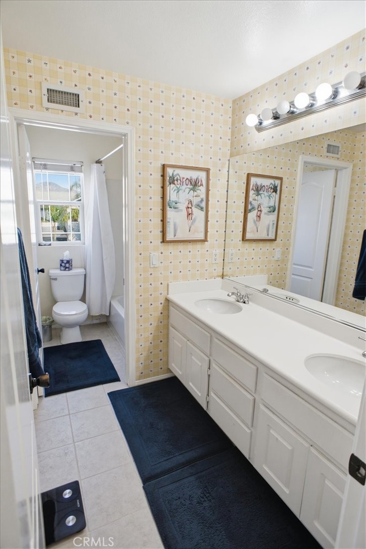 2449 Aurora Property Photo 14