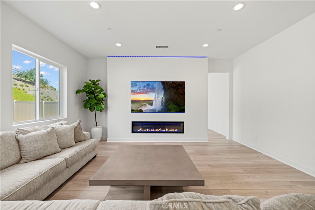 28683 Windbreak Property Photo 10