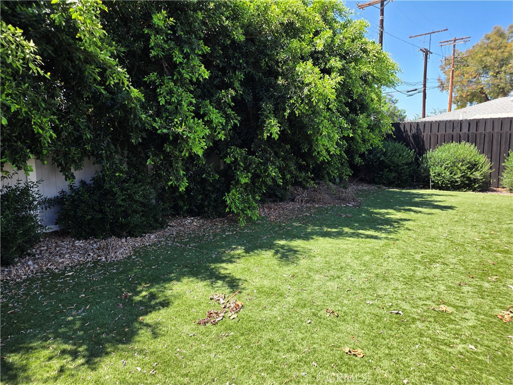 5779 Enfield Property Photo 7
