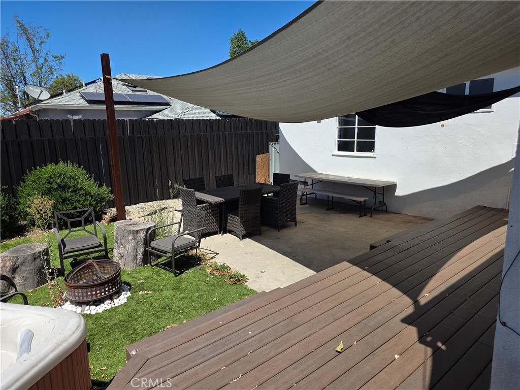 5779 Enfield Property Photo 12