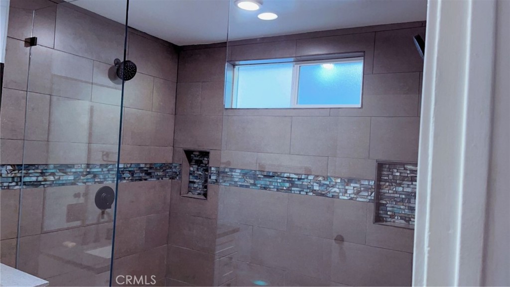 5779 Enfield Property Photo 17