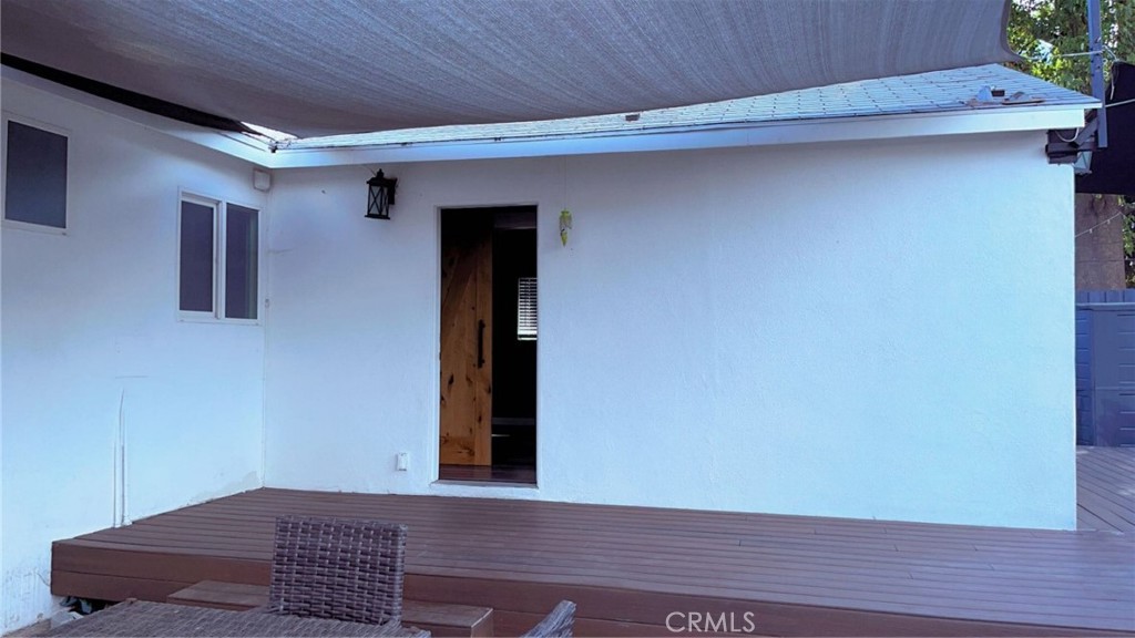 5779 Enfield Property Photo 23
