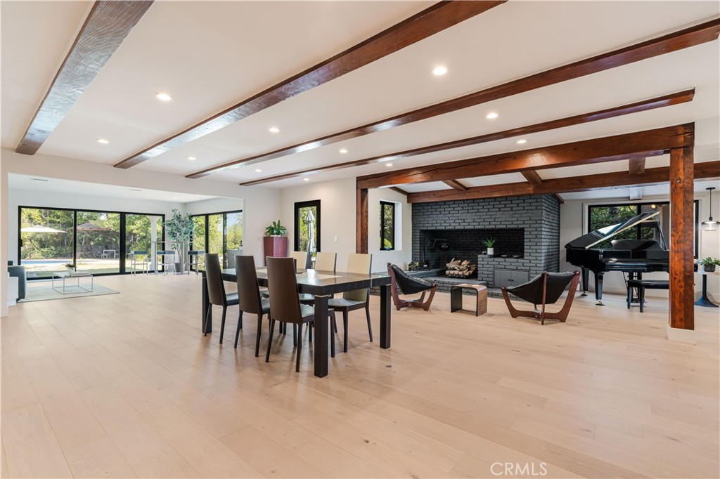 5950 Winnetka Property Photo 13