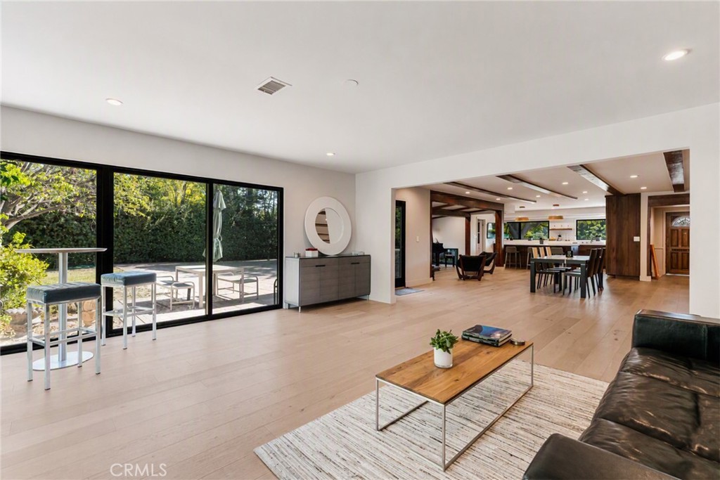 5950 Winnetka Property Photo 17