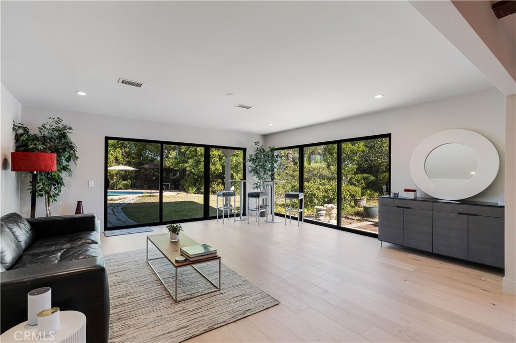 5950 Winnetka Property Photo 18