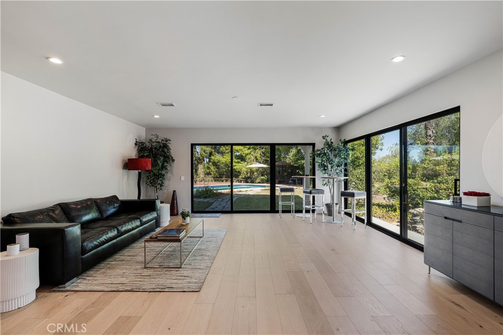 5950 Winnetka Property Photo 19