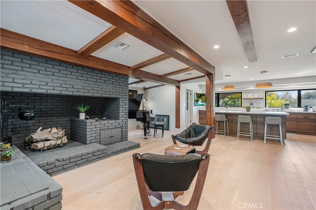 5950 Winnetka Property Photo 21