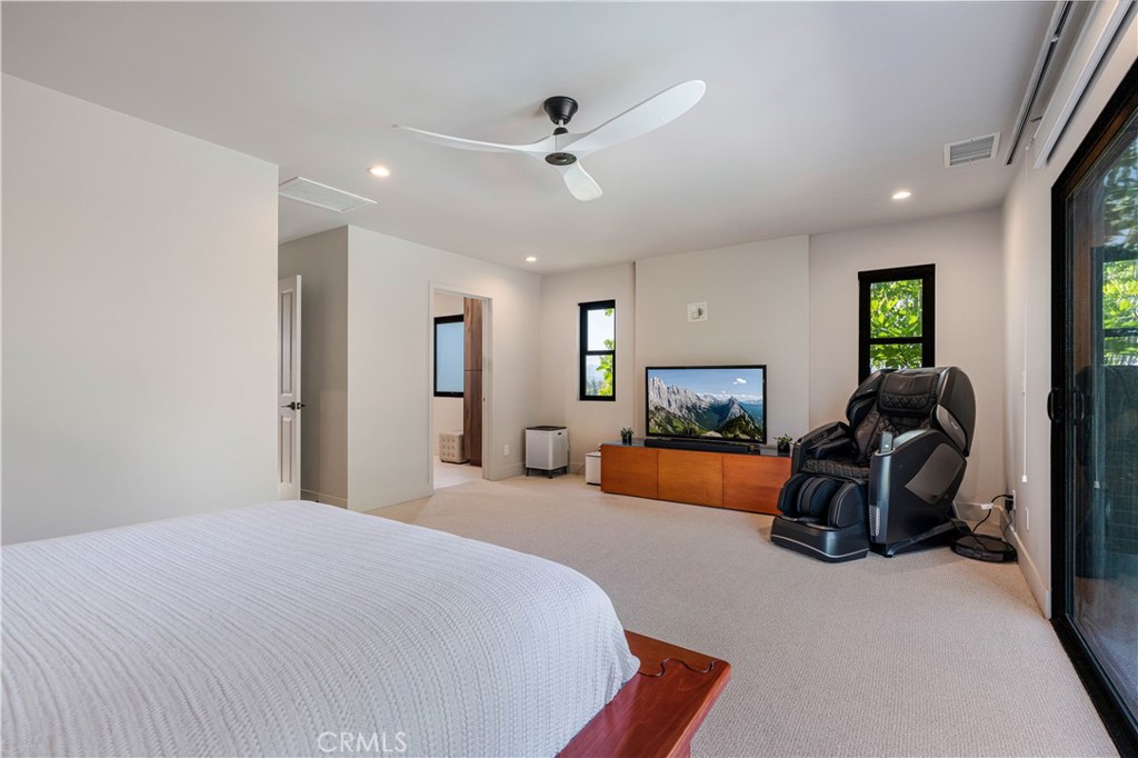 5950 Winnetka Property Photo 28