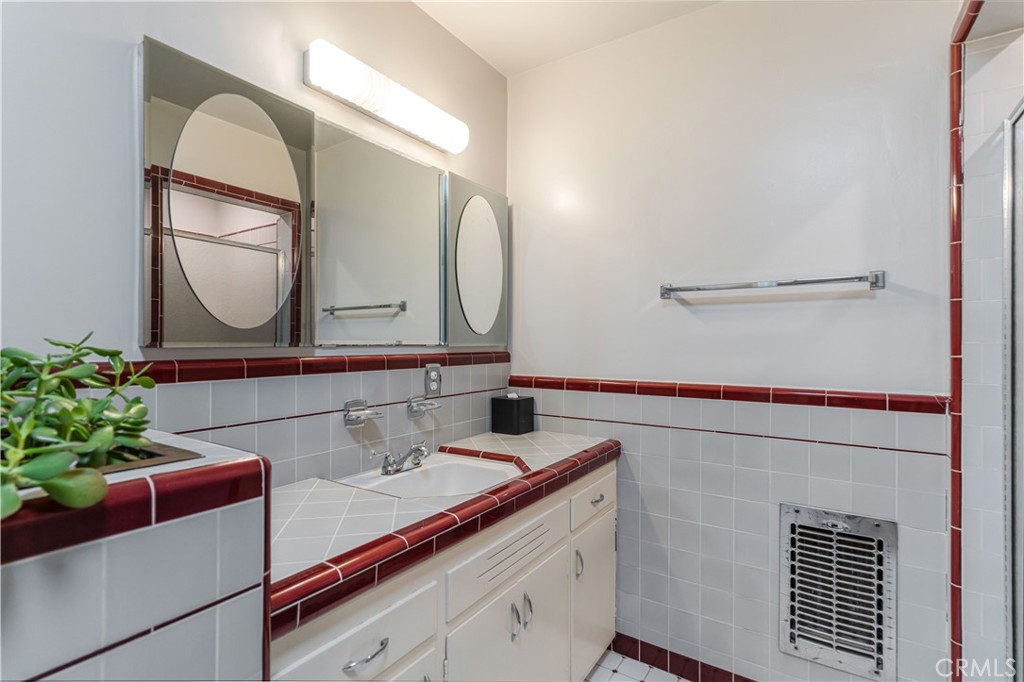 5950 Winnetka Property Photo 35