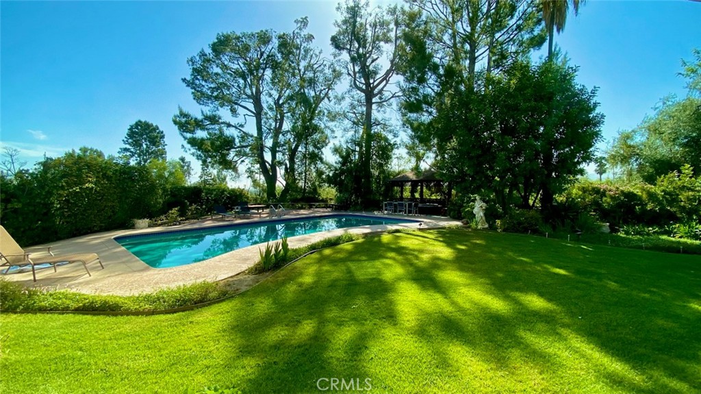 5950 Winnetka Property Photo 43