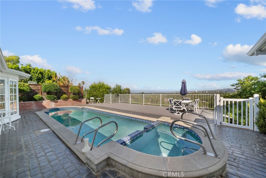 23414 Balmoral Property Photo 1