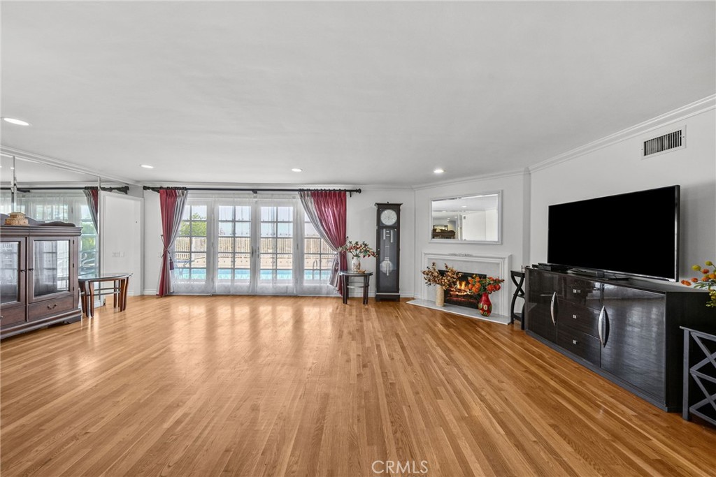 23414 Balmoral Property Photo 13