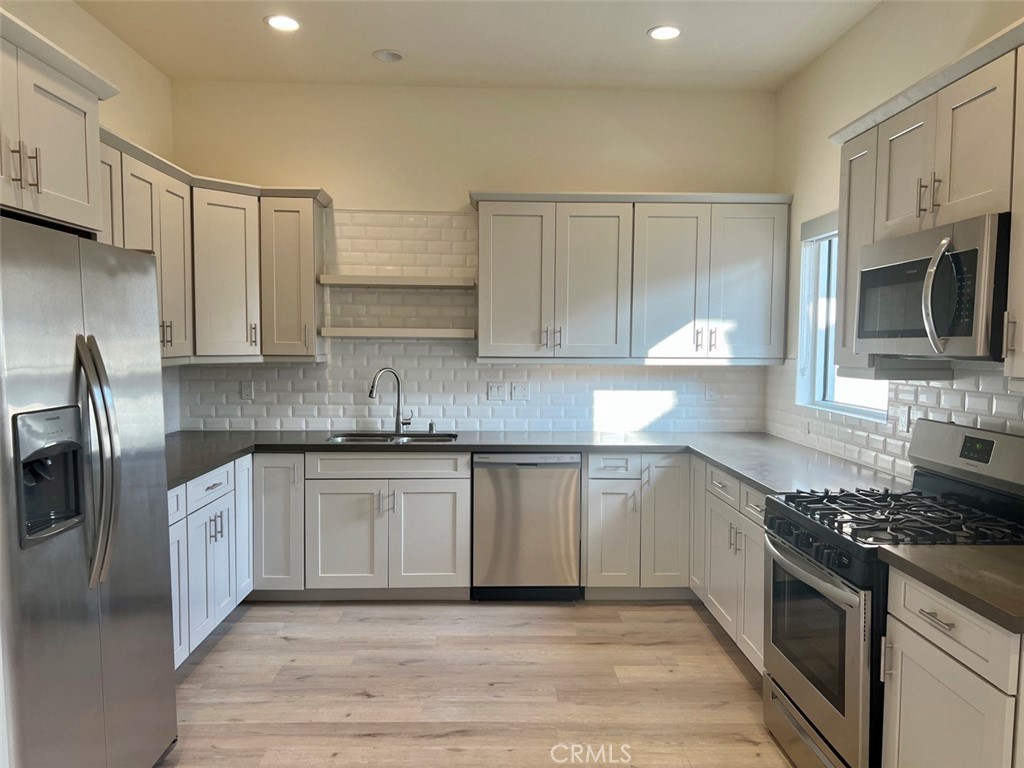 314 6th 609 Property Photo 1