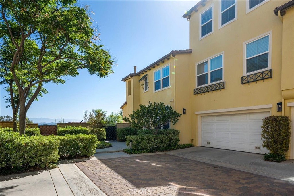 27008 Pebble Beach Drive Property Photo 3