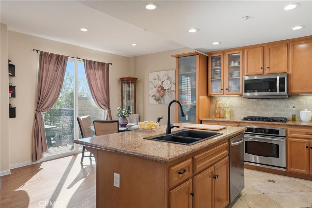 27008 Pebble Beach Drive Property Photo 10