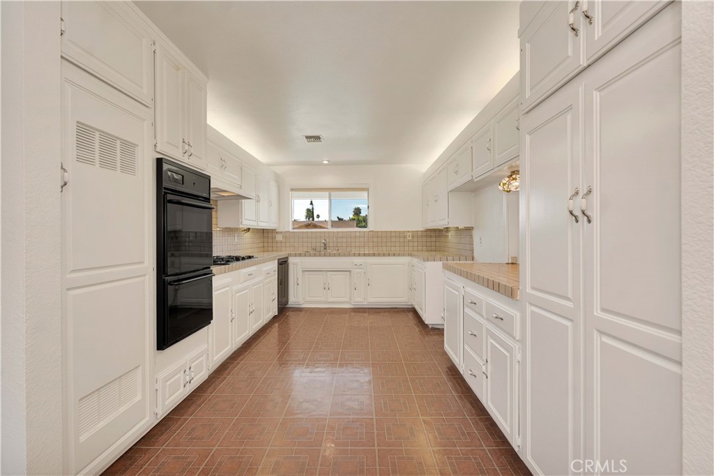 17221 Tuba Street Property Photo 22