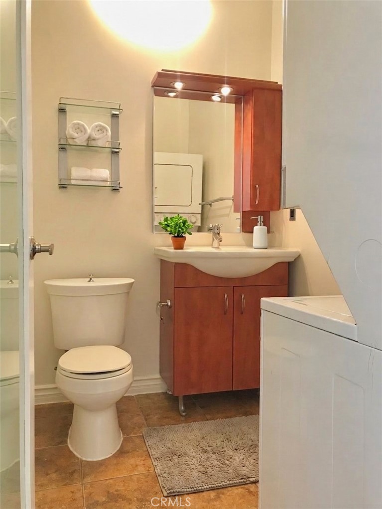 312 W 5th Street 926 Property Photo 6