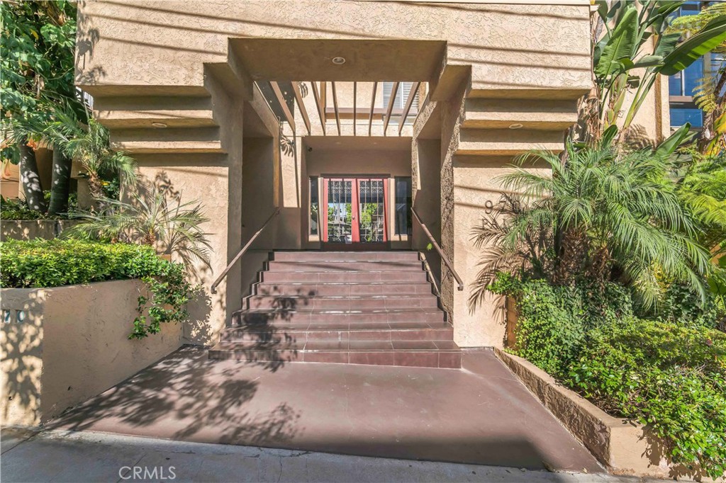 970 Palm Avenue 200 Property Photo 1