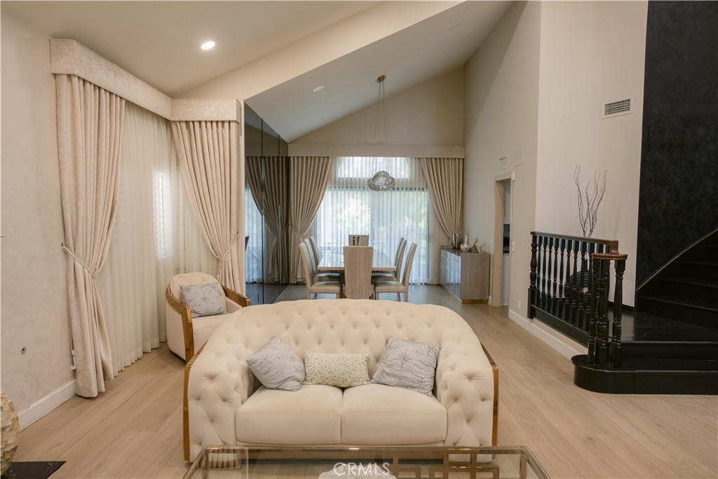 3060 Sioux Court Property Photo 6