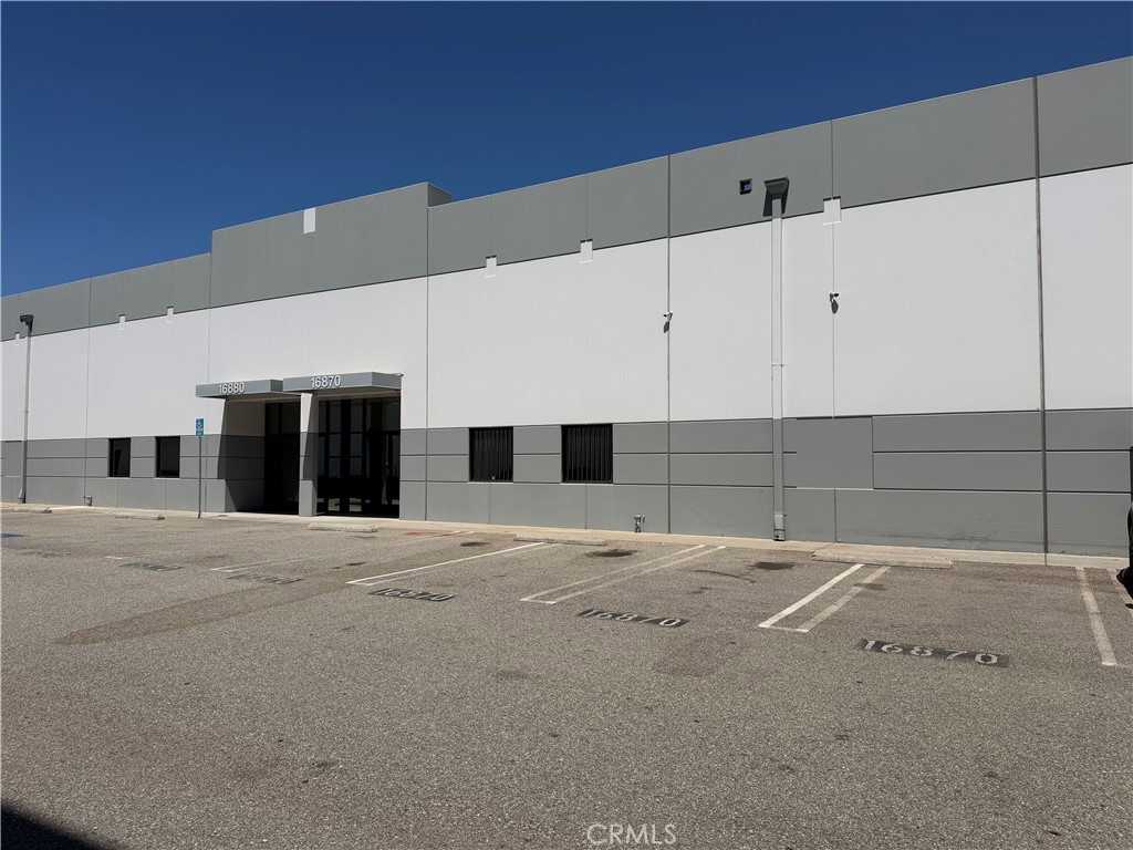 16870 S Main Property Photo 1