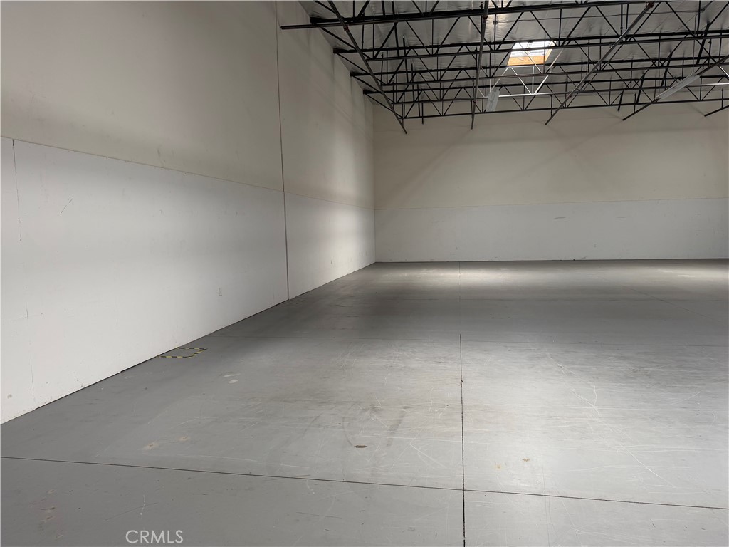 16870 S Main Property Photo 6