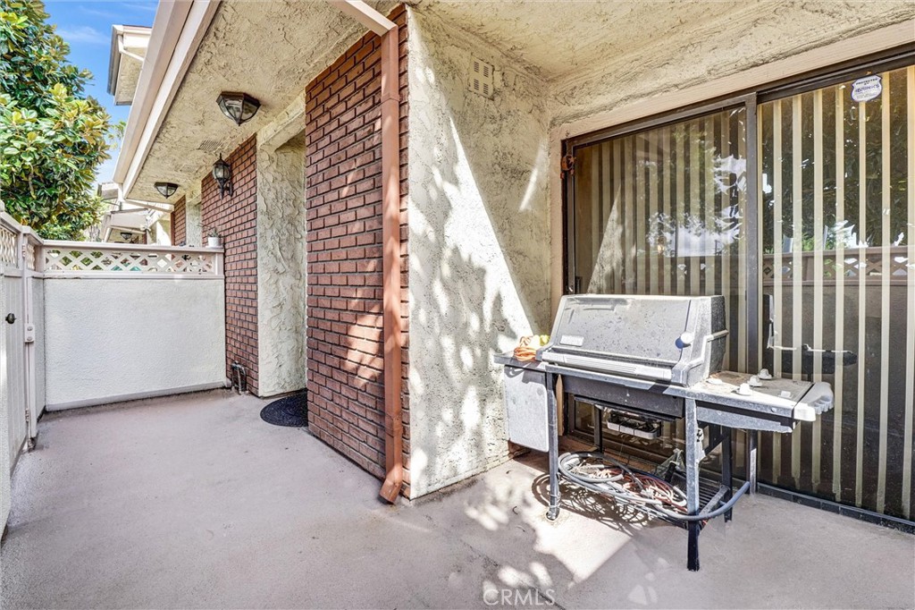 19451 Sherman Way 504 Property Photo 5