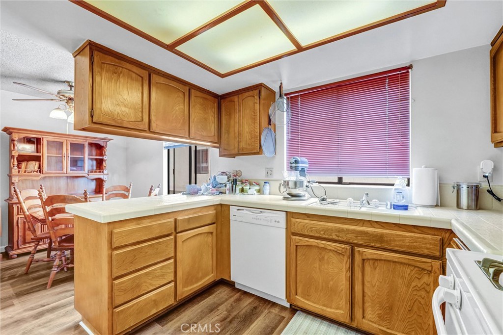 19451 Sherman Way 504 Property Photo 8
