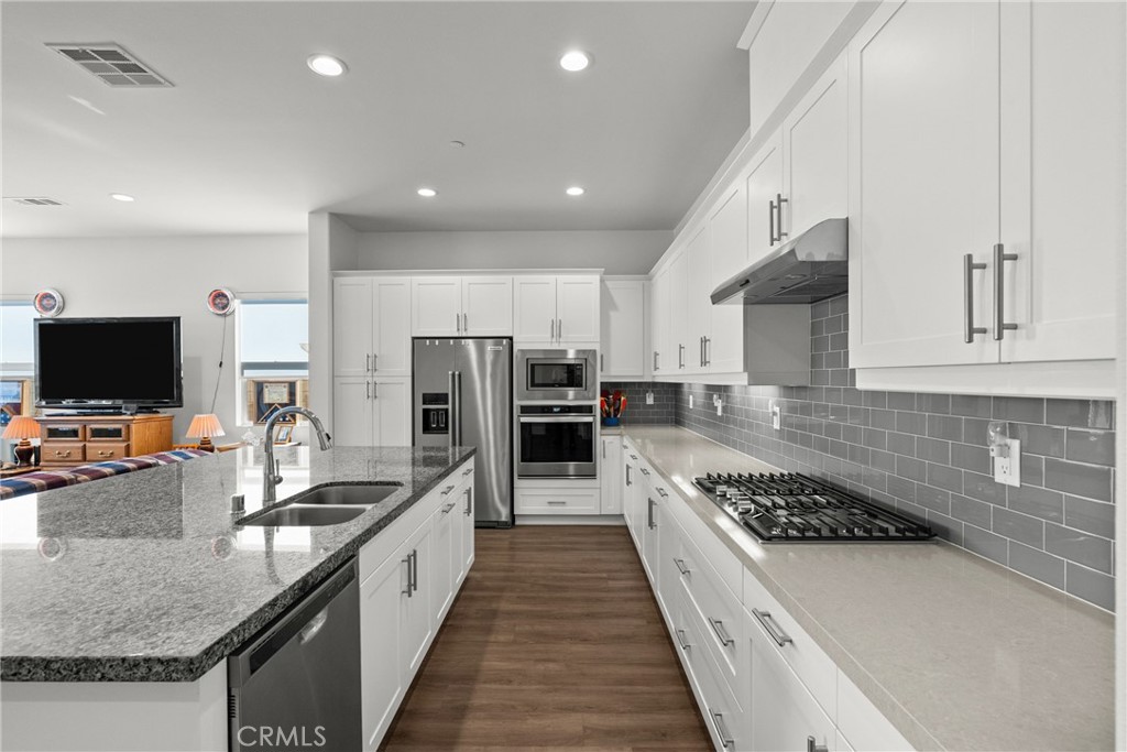 18725 Big Cedar Drive Property Photo 4