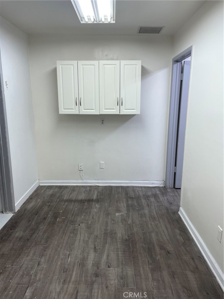 715 N Ridgewood Place Property Photo 12