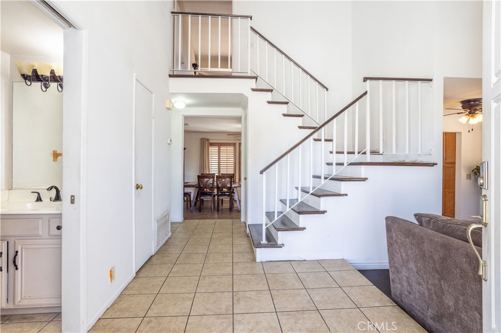 37422 Cambridge Lane Property Photo 2