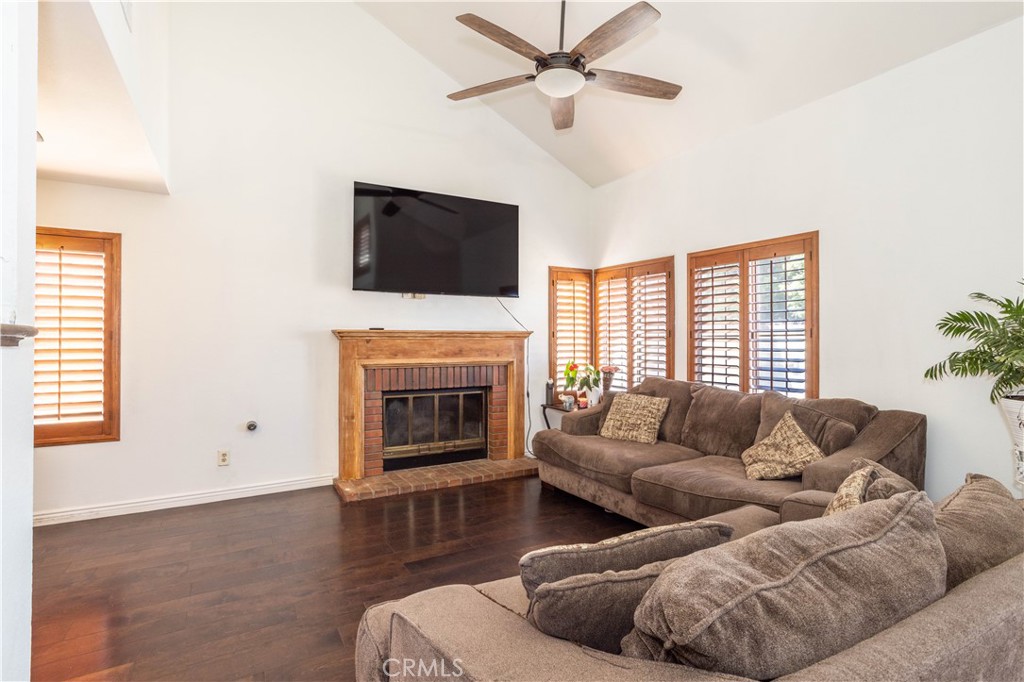37422 Cambridge Lane Property Photo 3