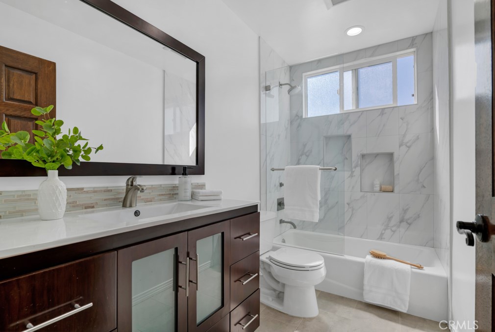 4392 Pampas Road Property Photo 16