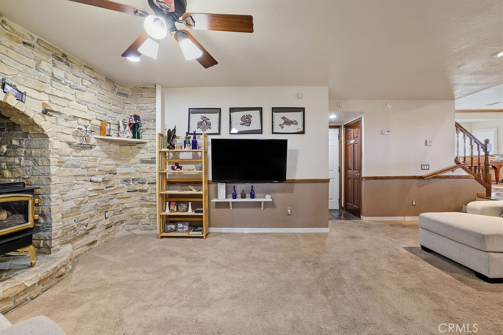 42060 Jenny Lane Property Photo 7