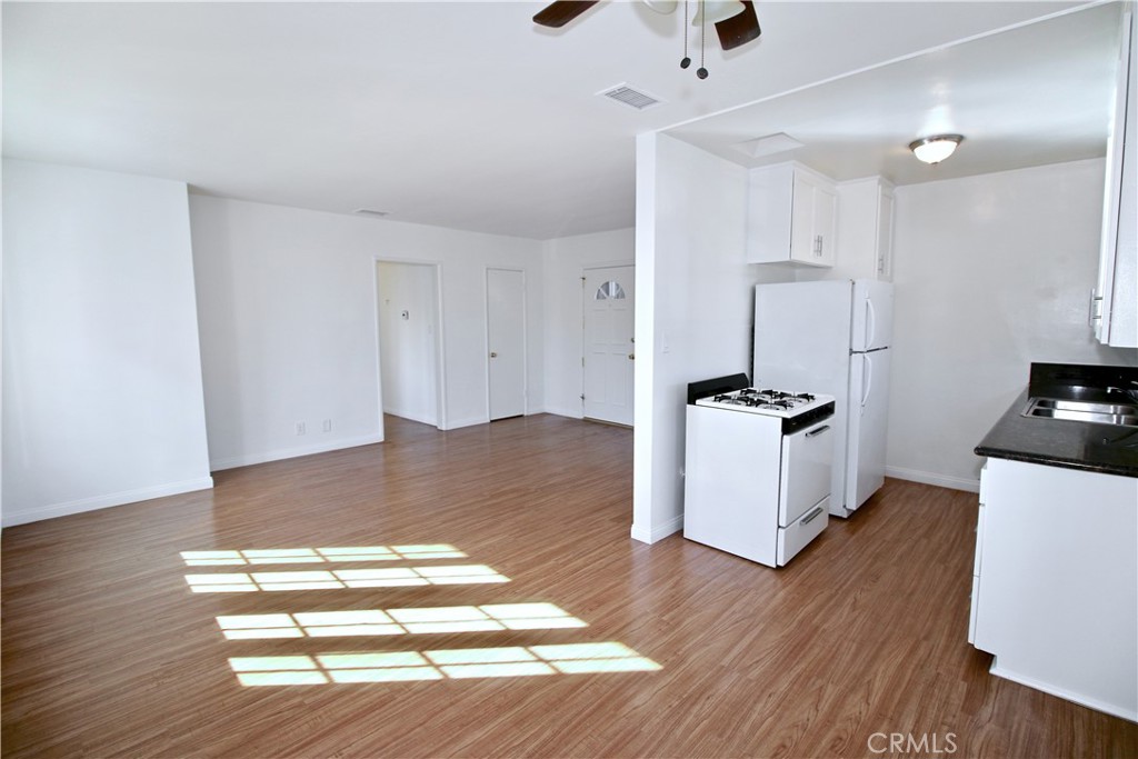 6951 Simpson Avenue 12 Property Photo 3