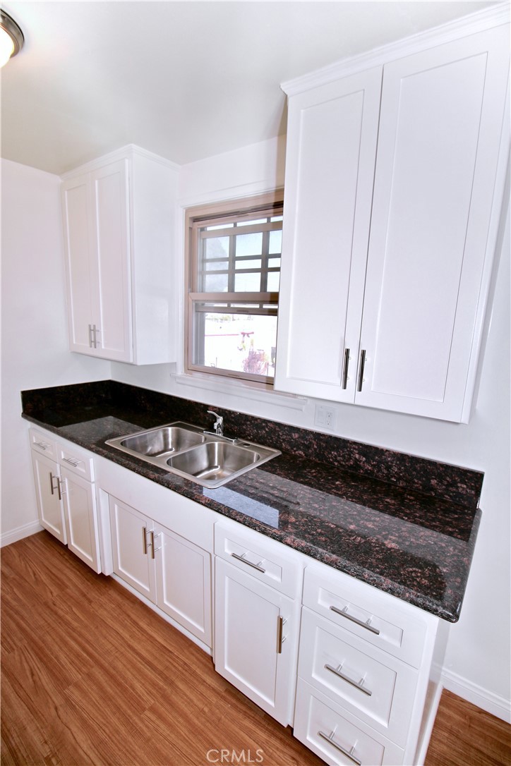 6951 Simpson Avenue 12 Property Photo 4
