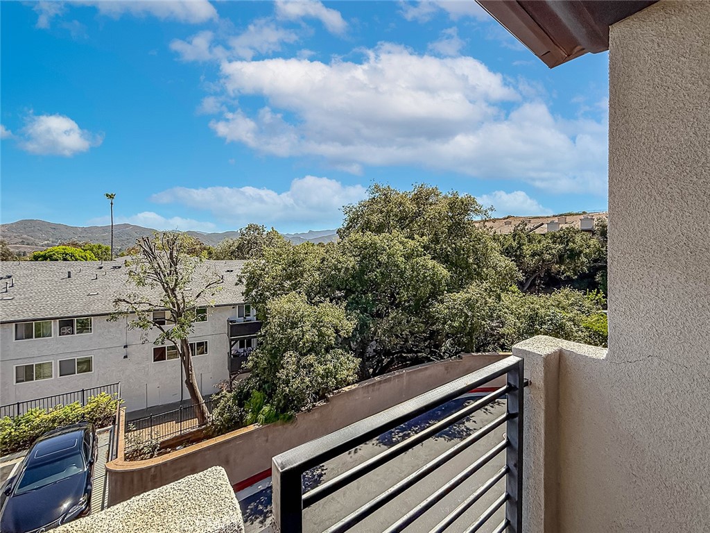 946 Warwick Property Photo 40